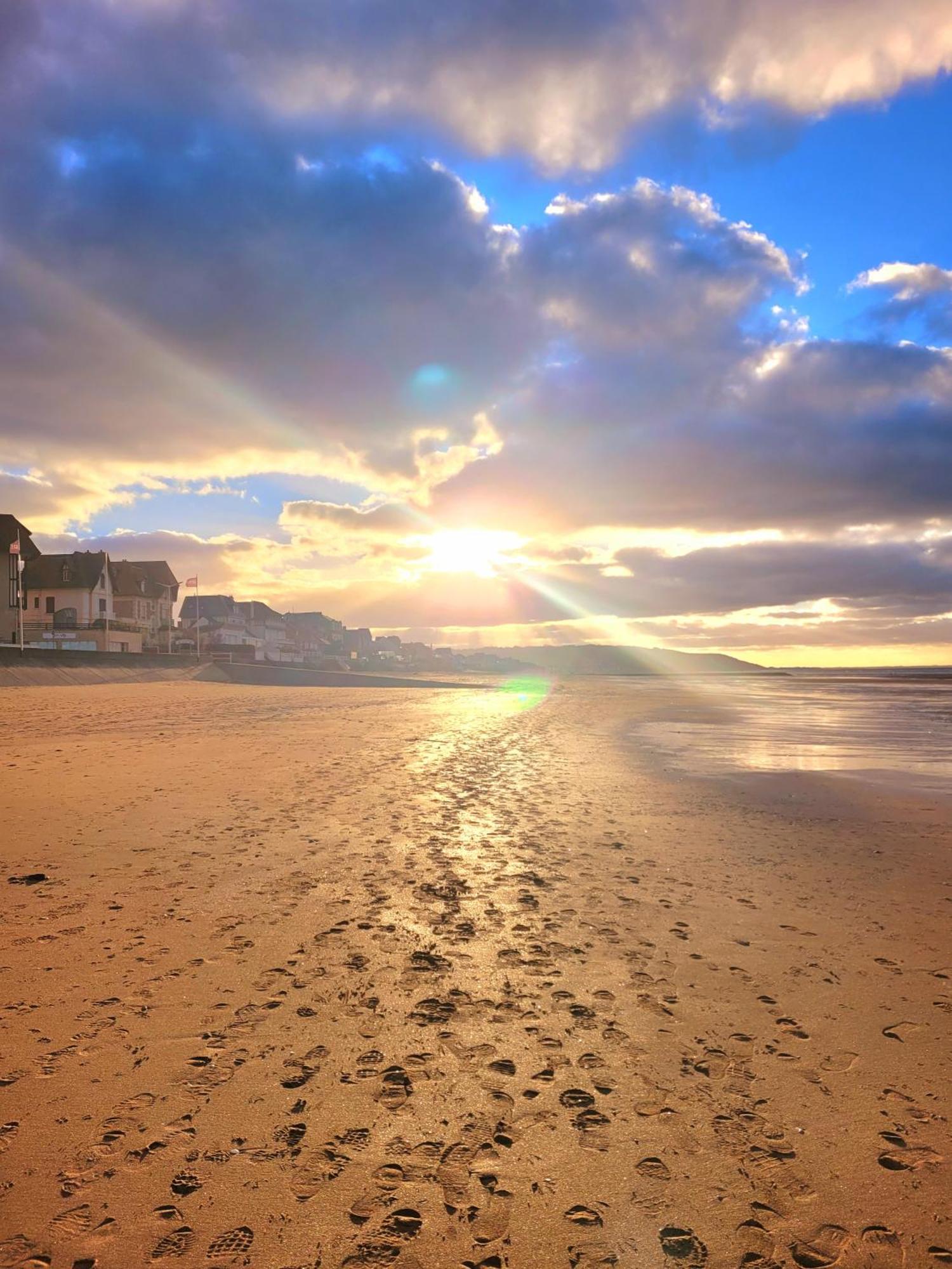 M2M Studio Magnifique Vue Mer - Avec Balcon - Les Pieds Dans L Eau! Blonville-sur-Mer Exterior foto